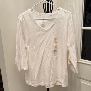 NWT 3/4 Sleeve Essential Tee